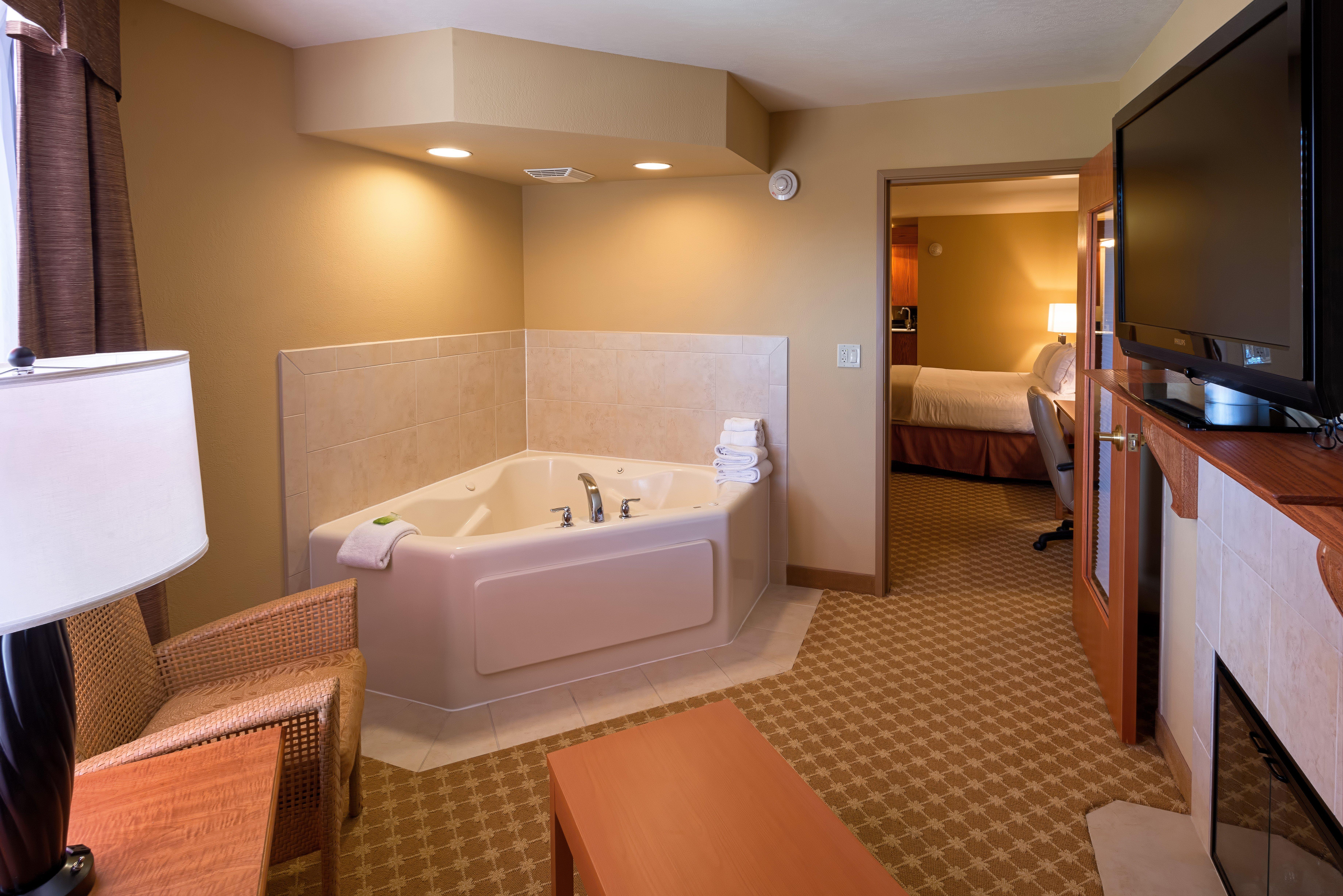 Holiday Inn Express Hotel & Suites Chicago West Roselle By Ihg Exterior foto